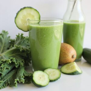 green_detox_juice_with_kale____1